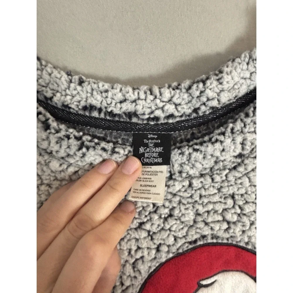 Disney Nightmare Before Christmas Jack Skellington Fuzzy Top / Sleepwear XL - Picture 3 of 13